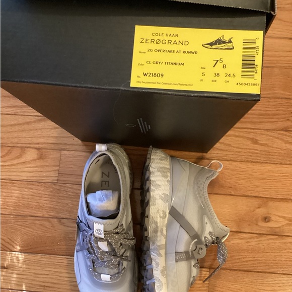 NWT COLE HAAN WATER RESISTANT ZEROGRAND ALL TERRAIN RUNNER - STAY WARM & DRY! - Picture 11 of 14